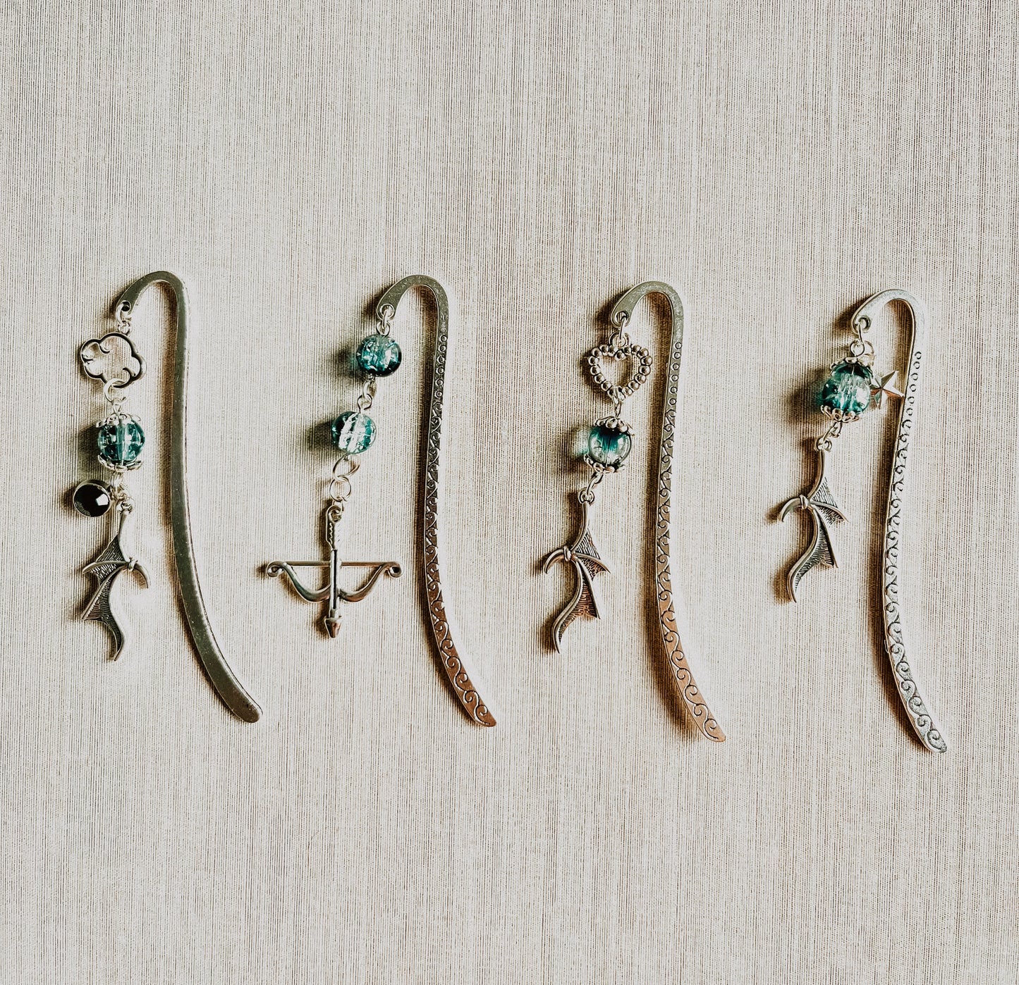 Metal bookmark with the motif of the ACOTAR series - Various types