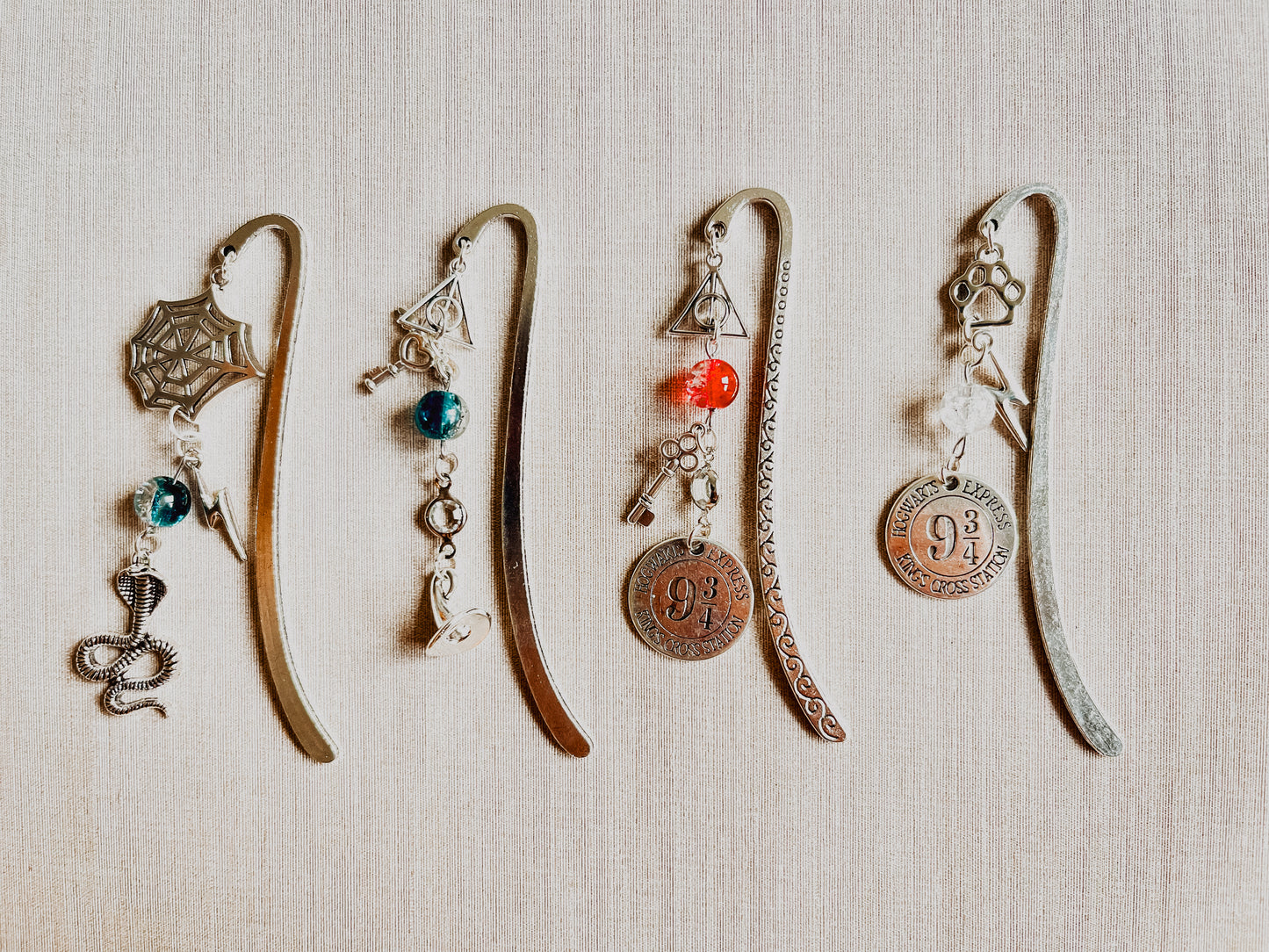 Metal bookmark with HARRY POTTER motif - Various types